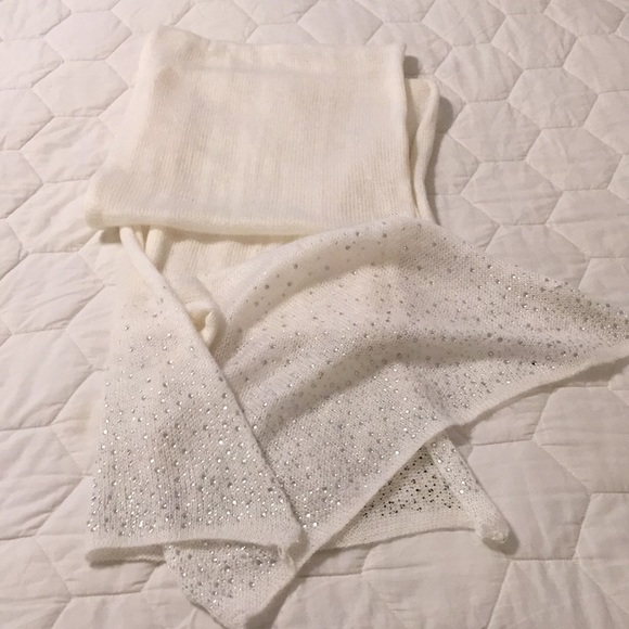 Scarf - Picture 2 of 4